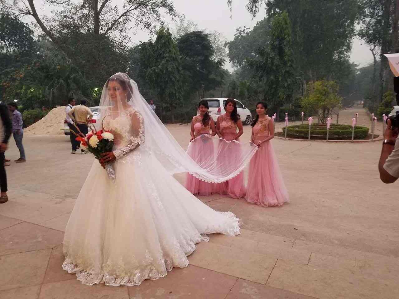 Online Shopping For Christian Wedding Gowns In India Goldin Ma