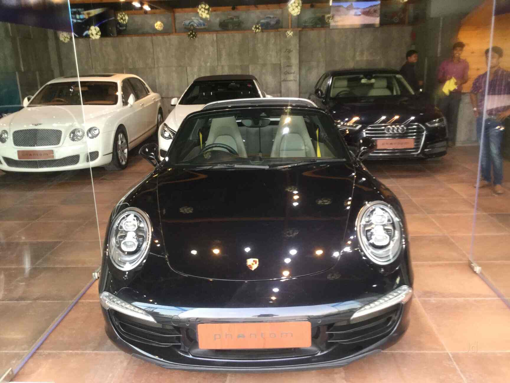 Phantom Cars Loans Photos Sector 4 Noida Pictures Images Inside View Of Showroom Phantom Cars Loans Photos Sector 4