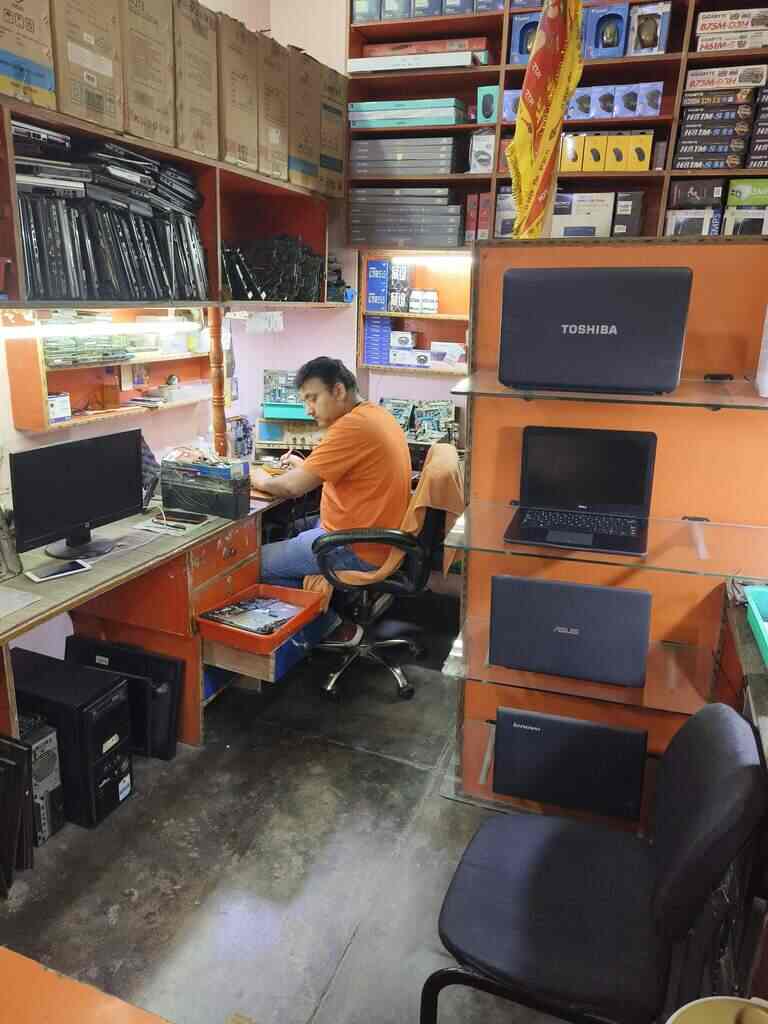 Shree Bala Ji Computers in Bhajan Pura,Delhi Best Computer Repair