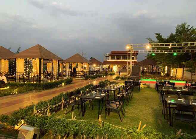 Under The Moon Photos Nagpur Nagpur Pictures Images Gallery Justdial